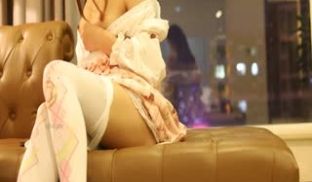 新晋网红美少女洛美瑶瑶新作之思春等待 翘美臀待插