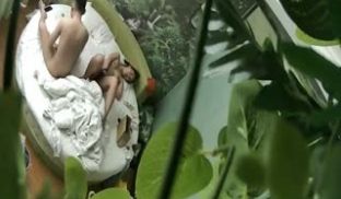 小青年真会玩道具搞的少妇嗷嗷叫