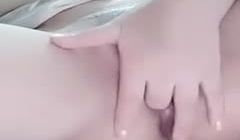 淫荡骚情主播MY欣姐搓揉骚穴湿润润水汪汪
