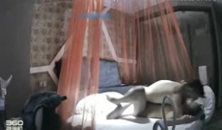 精品推荐-红帐房全视野偷拍喜欢健身清纯美女被健身