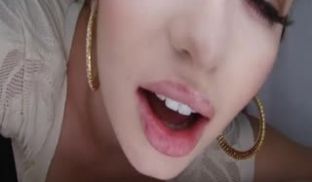 偶遇拉丁美女口爆了一管儿