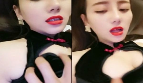 红唇大奶少妇双人啪啪大秀 情趣装舔奶口交上位骑坐