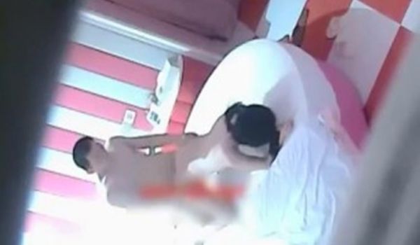公关小姐看到帅哥就情不自禁「你真的好硬只准干我」