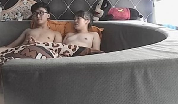 拐骗交友软体上认识的90后妹子把第一次献给我之一
