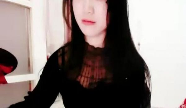 身材较好的美女直播自慰摸穴 看这样憋挺长时间了