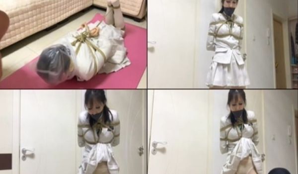 国模工作室流出剧情演绎OL制服美女持枪带着头盔入