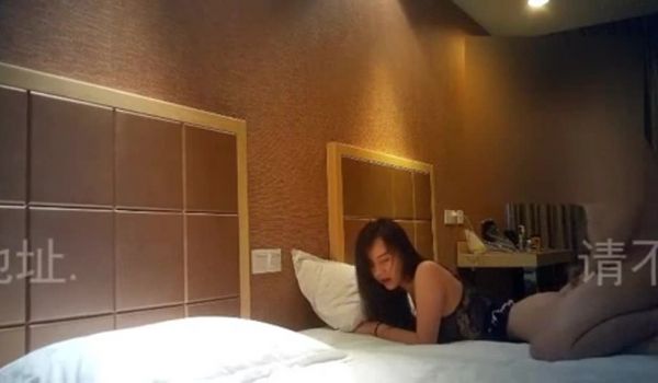 [不能只有我看到!]和美女上床的不是男友 而是男