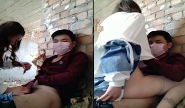 [中文主播外流]辣妹镜头前野外现场直播双人啪啪大
