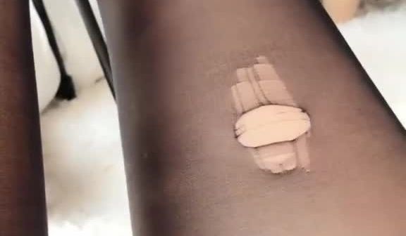 女女相互交叠爱液交织！樱桃小嘴互相慰藉的样子很咸