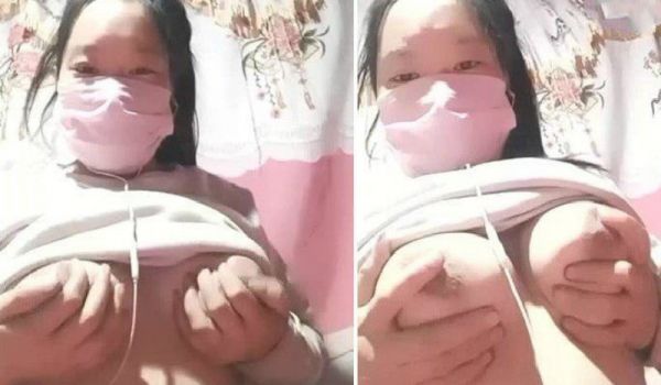 吊钟大奶女主播千树苏西裸聊玩的阴户大开清晰对白