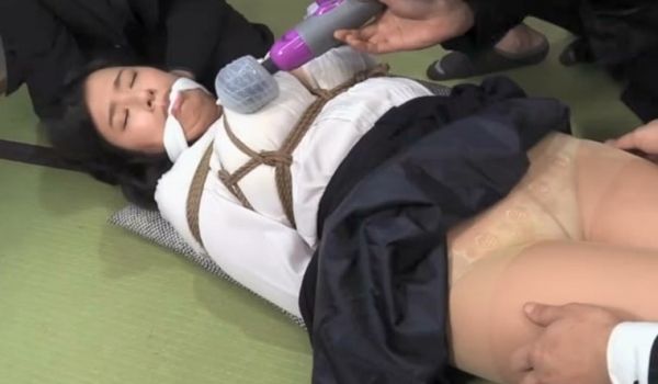绝望升天绳发狂紧缚敏感爆乳夫人