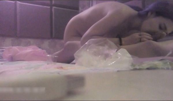 微信认识新疆小美人 晶晶 压在床上还羞涩的不敢叫