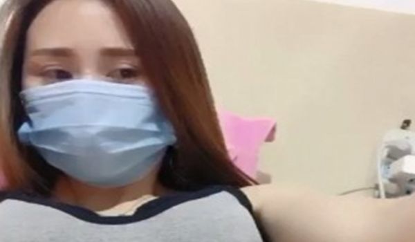 [中文主播外流]小资女视频终于流出！！一个人的情