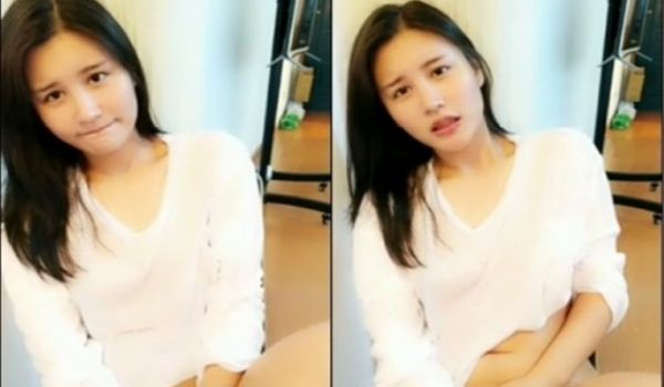 颜值不错非常骚眼镜妹子大尺度秀 椅子上玩扩阴器尿