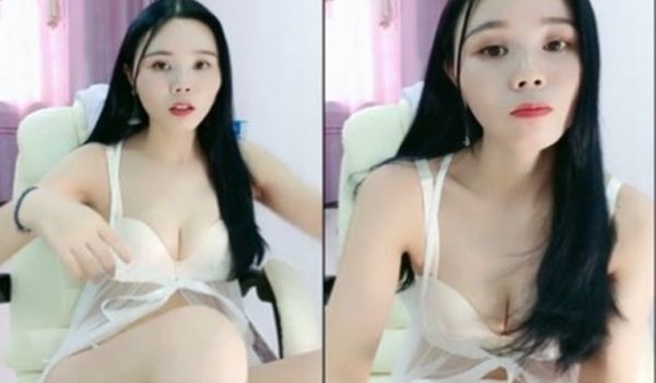[中文主播外流]颜值不错妹子白色丝袜高跟鞋诱惑 