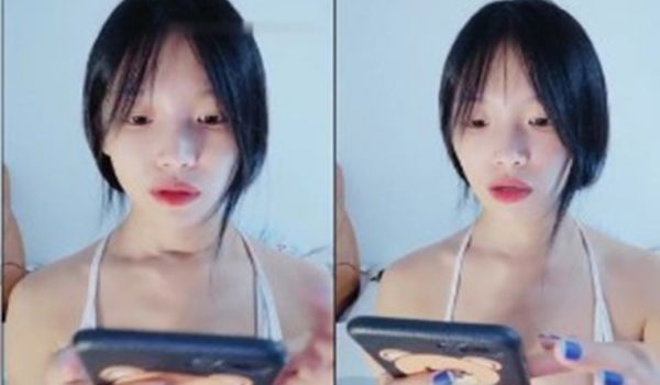 [中文主播外流] 颜值不错红唇妹子逼逼挺黑道具自