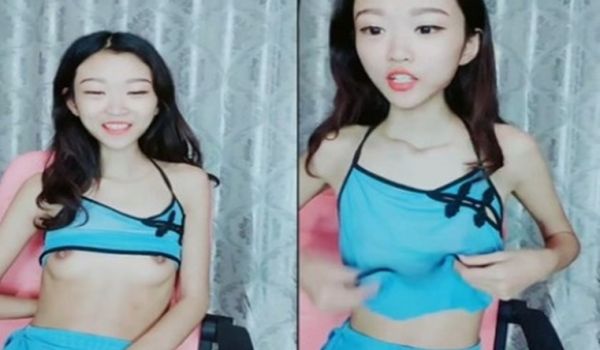 [中文主播外流]高颜值苗条妹子情趣装肚兜诱惑 性