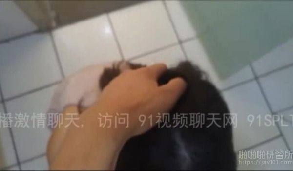 准备停车却在一旁玩露出 分明就是很痒想被干了