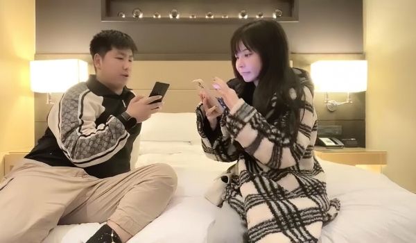 (探花系列)小宝寻花 精致的妹子操得像受孕