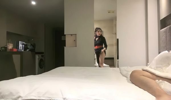 探花系列 李寻欢探花 性感黑丝空姐制服外围妹子