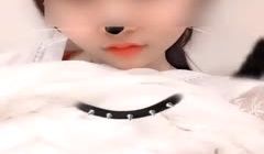 草莓味的软糖呀~想露脸又不好意思~只好让胸前的长