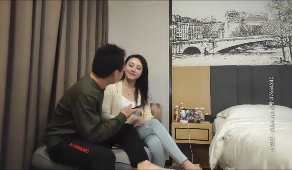 【AI画质修复】步宾探花约了个牛仔裤性感大奶妹子