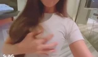 SWAG剧情在家看A片受不了了找男人_