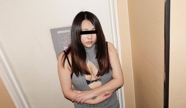 10mu 041420_01 石崎爱 胸元パック