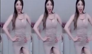 【网红巨乳女神】直播性感热舞