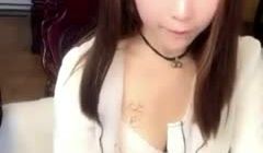 【清纯萌妹】琪琪性感开裆黑丝椅子上自摸道具抽插自