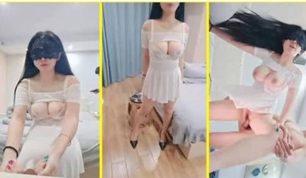 ️️淫荡巨乳嫂子，一对豪乳大又软，唿之欲出，翘起