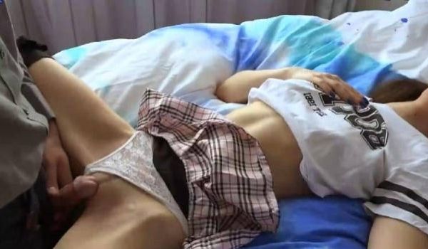纤细学生妹美少女被男友无套肉棒爽干