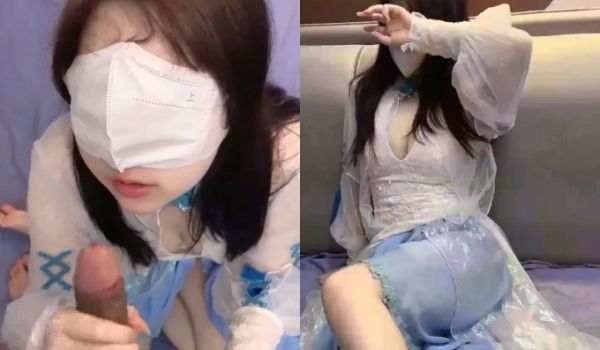 颜值清纯萌妹子与男友居家现场直播双人啪啪大秀跪舔