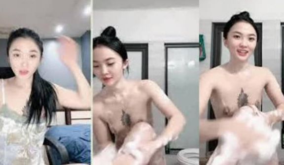 胸前纹身颜值美女，洗完澡大秀一波，干净超肥美穴，
