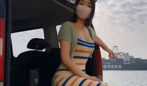 男人与他的嫂嫂在车上出轨
