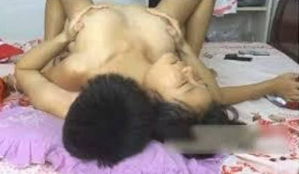 钻石泄密！夹子音天然大奶少女与小青年出租屋激情露