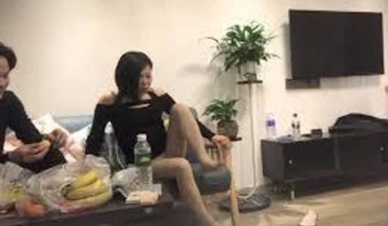 熟女阿姨轻一点好大好长后面好痛哎呦弄两下就算了你
