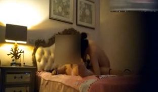 屌哥酒店约啪气质漂亮的良家美少妇偷情,道具捆绑啪