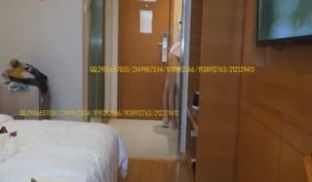 富二代冒充摄影师套路高颜值气质美女大学生酒店大尺