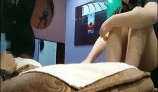龙哥桑拿会所叫位新来的美女技师服务时不让碰,把公