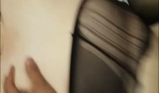 年轻小伙子约操套都戴反的大屁股少妇露脸边干边聊真