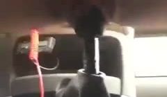 女士开手动档的车，是有好处的，大白天就饥渴，小骚