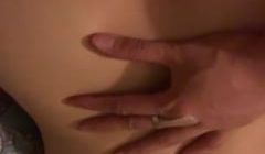 人渣趁着媳妇上夜班在晚饭的汤里放了催情药把大姨子