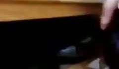 图书馆一对骚货情侣，趁着同学们在前面看书，偷偷坐
