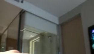 喜欢练瑜伽的极品性感美女和会所里健身男教练酒店偷