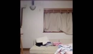 舞蹈学院小美女闺房放着音乐跳裸舞，虽然不懂欣赏但
