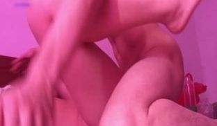 艺校女神级漂亮美女假期在健身房兼职上班被健身教练