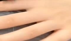 (原创)嫂子正在吃鸡巴，大哥突然来电话……3.2