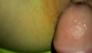 单位聚餐美女同事被灌醉后偷偷桶她的屁眼