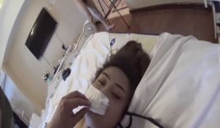 邪恶三人组再次出发迷翻公司的美女模特换上丝袜各种